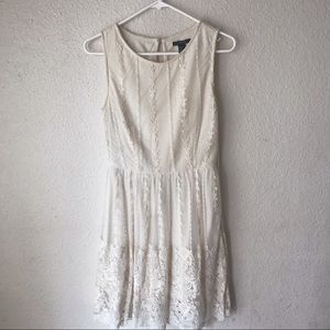 FOREVER 21 medium white floral lace dress